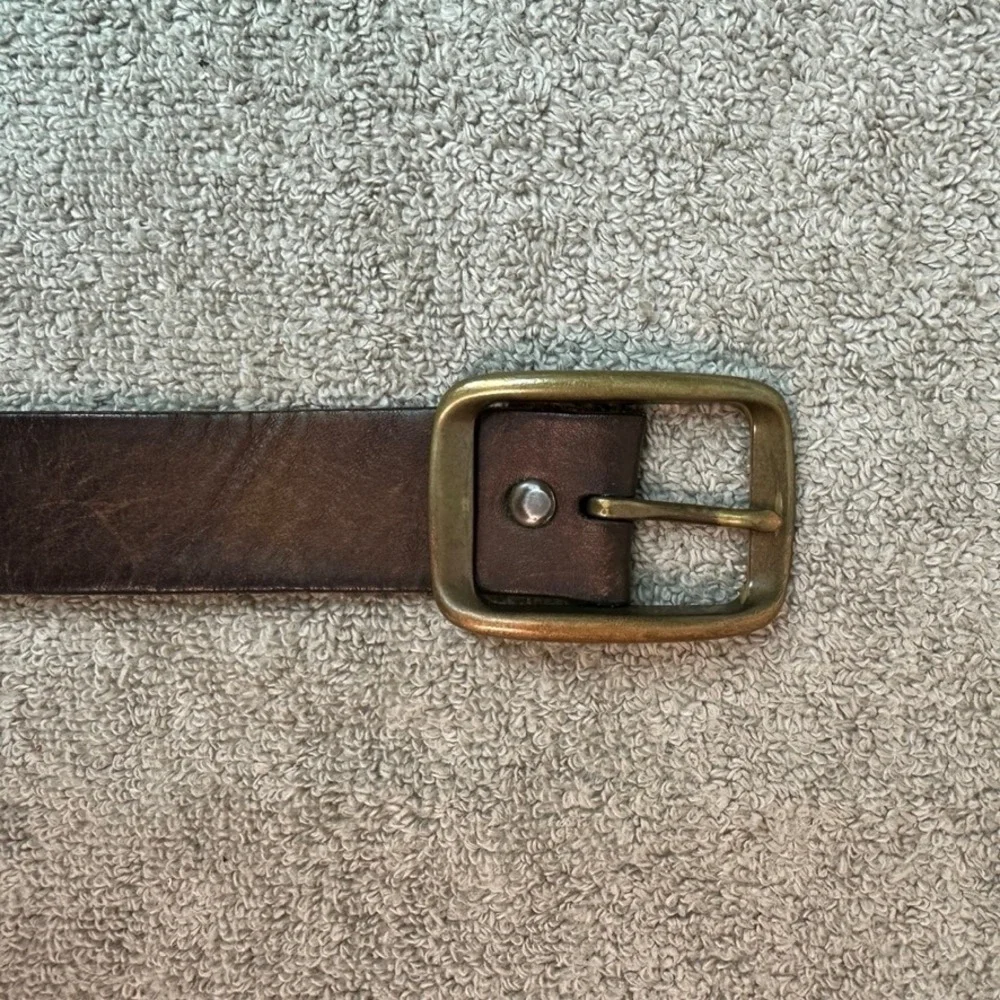 Gap Mens Genuine Leather Belt Brown Brass Buckle Size 34 Casual Rugged Classic